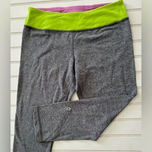 IVIVVA by LULULEMON girls size 14
soft cotton reversible crops